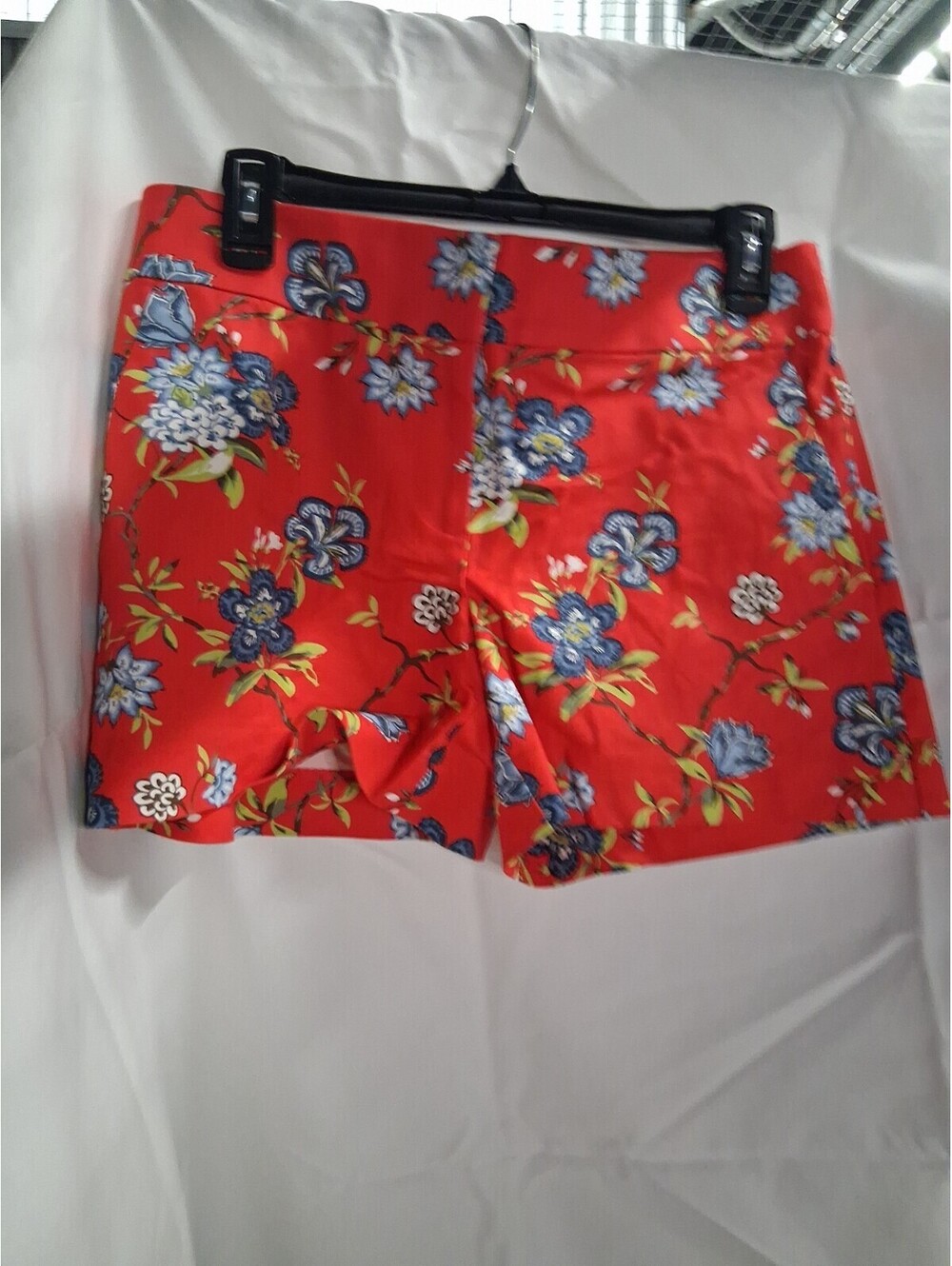 Ann Taylor LOFT - The Riviera Short - Red Floral - Size 2 O2